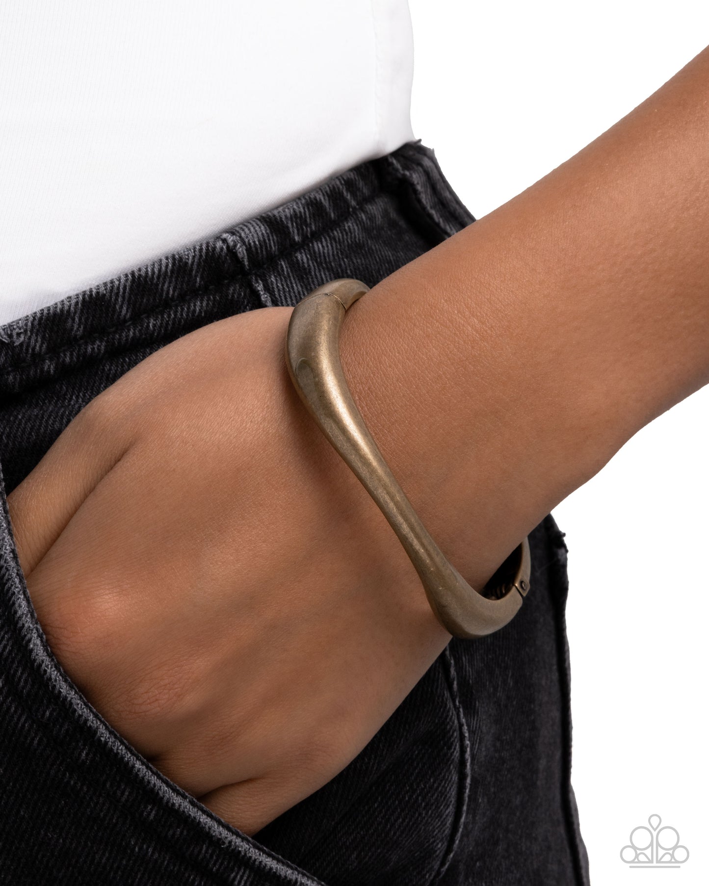 Metallic Main Attraction - Brass