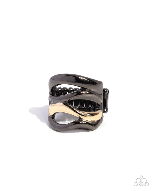 Wavy Wardrobe - Black