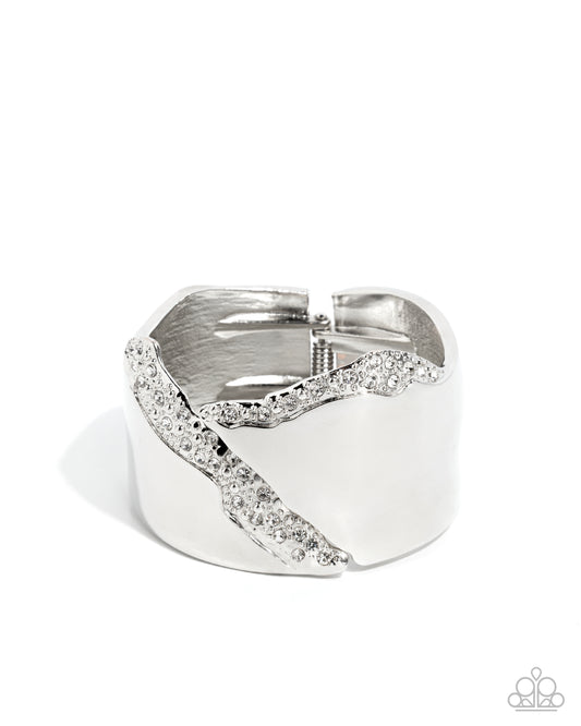 Twinkly Traverse - White
