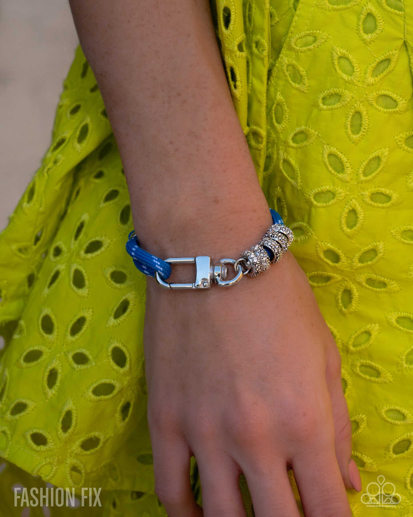 Refulgent Resort - Blue