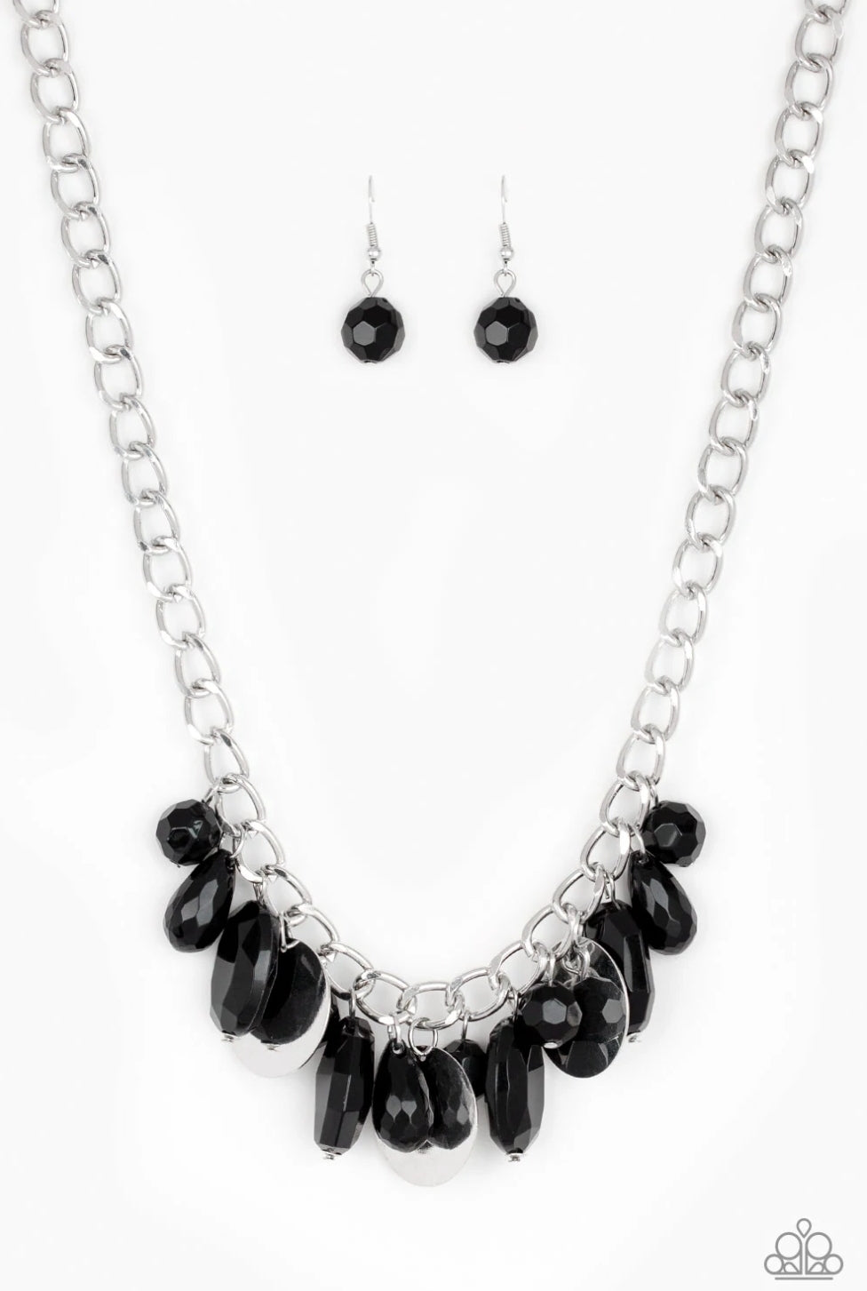 Treasure Shore-Black Necklace