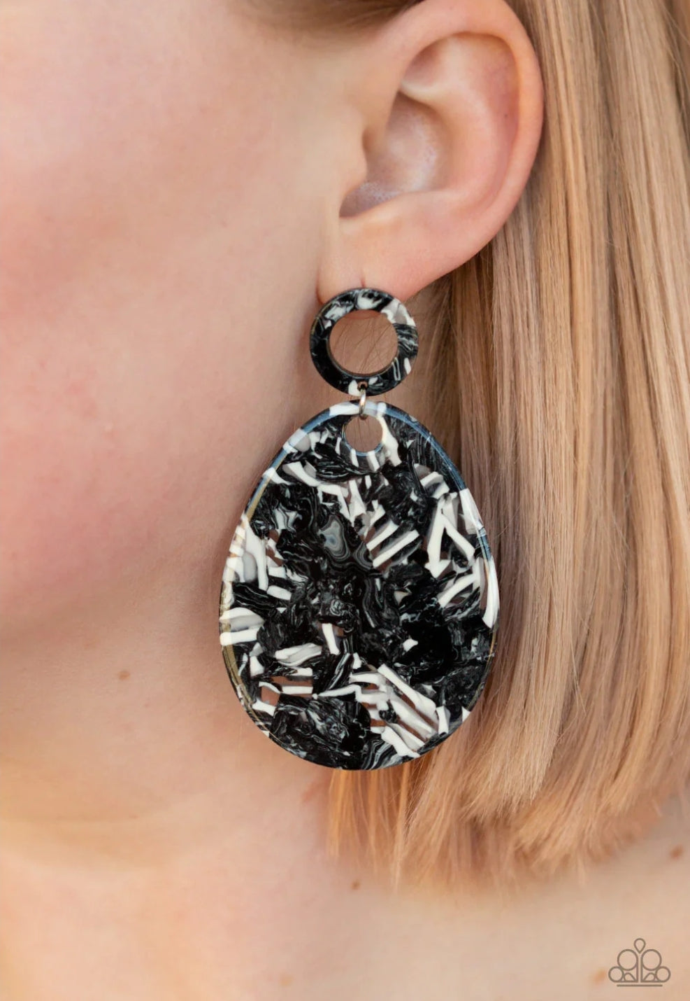 Retro-politan - Black